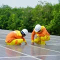 PLTS Alternatif Hemat Energi di Tengah Kelangkaan BBM 2026